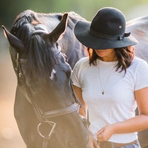 Meet your Posher, Dawn - Picture 1 of 1